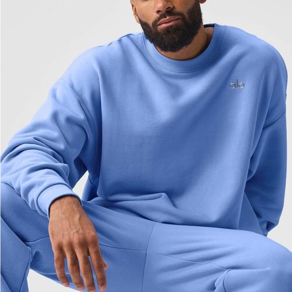 NWT Alo Crystal Clear Blue Accolade Crew Neck